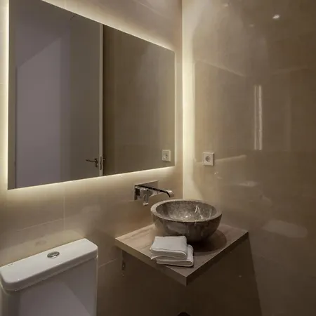 Apartment Elegant Retreat In City Center *
